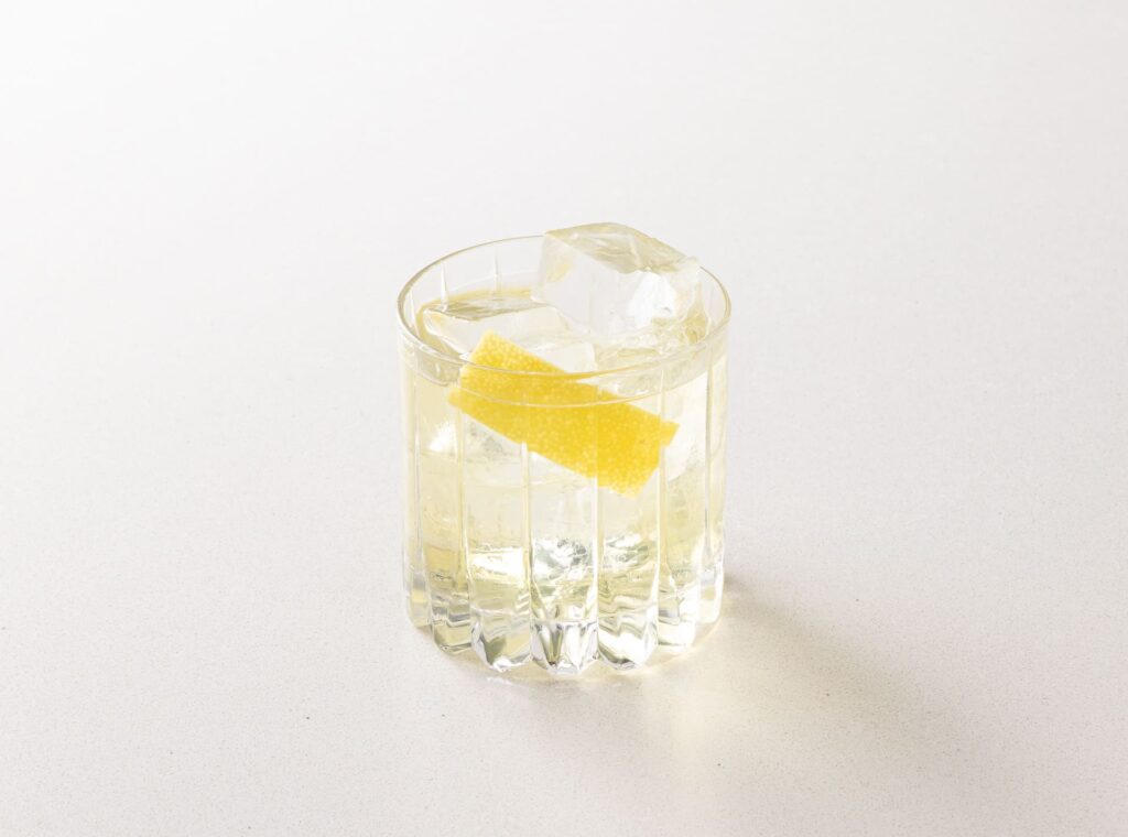 americano giallo, cocktail preparato con Sorbole bitter al limone e Americano Cocchi