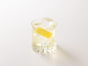 americano giallo, cocktail preparato con Sorbole bitter al limone e Americano Cocchi